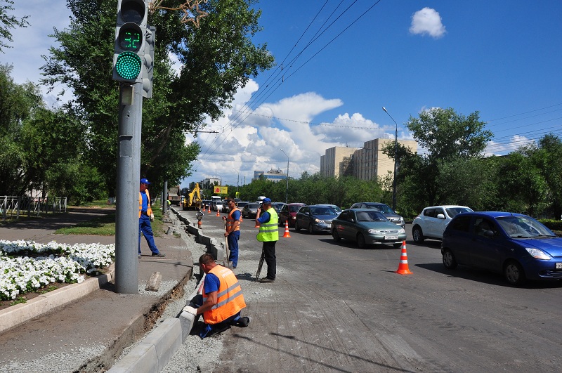 В Оренбурге ремонтируют дороги